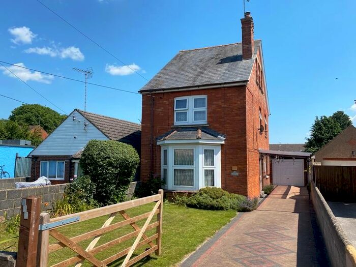 5 Bedroom Detached House For Sale In Bulford Road, Durrington