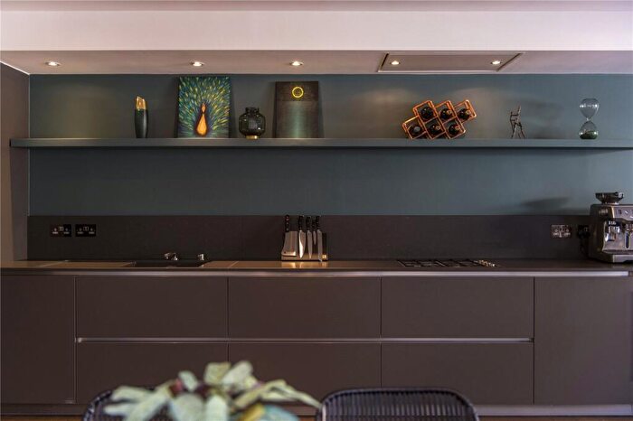 2 Bedroom Apartment For Sale In Winsham Grove, Between The Commons, SW11