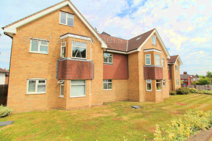 2 Bedroom Flat To Rent In Southlands, Haywards Heath, RH16