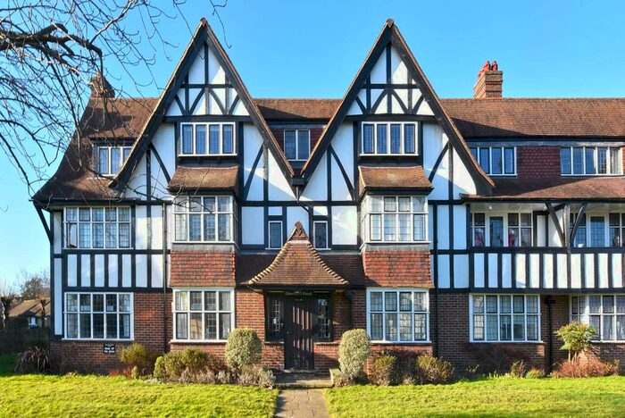 2 Bedroom Flat To Rent In Links Road, Ealing, London, W3