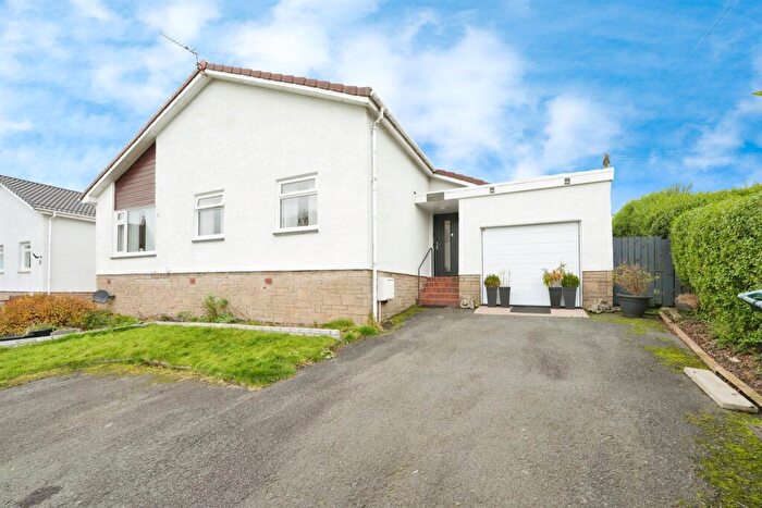 3 Bedroom Semi Detached House For Sale In Old Glasgow Road, Stewarton, Kilmarnock, KA3