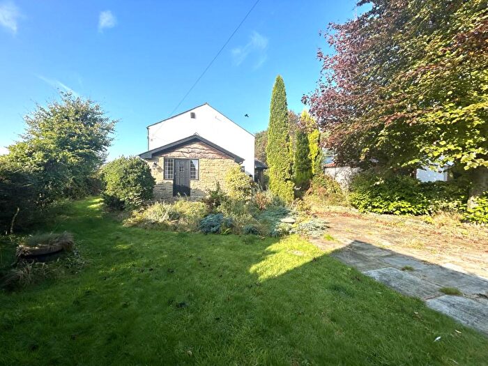 3 Bedroom Detached House For Sale In / Healds Green, Oldham, OL1