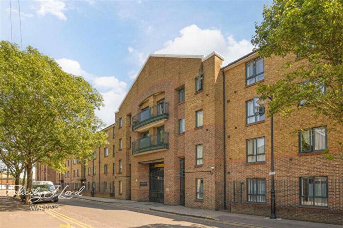 2 Bedroom Apartment To Rent In Durward Street, London, E1