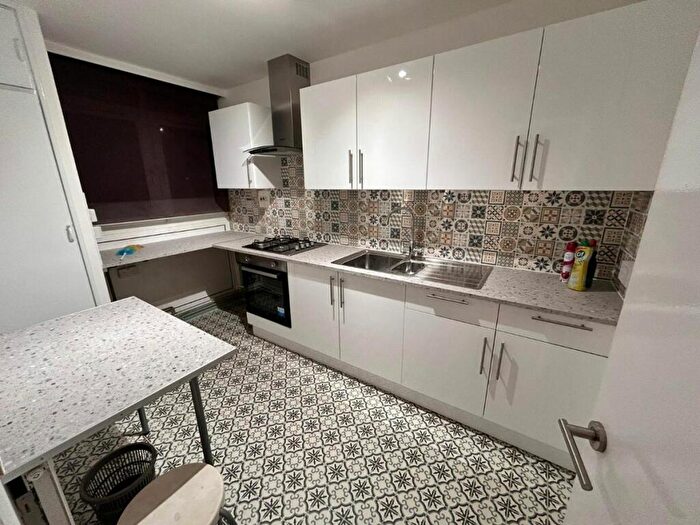 Studio To Rent In Fife Terrace, London, N1