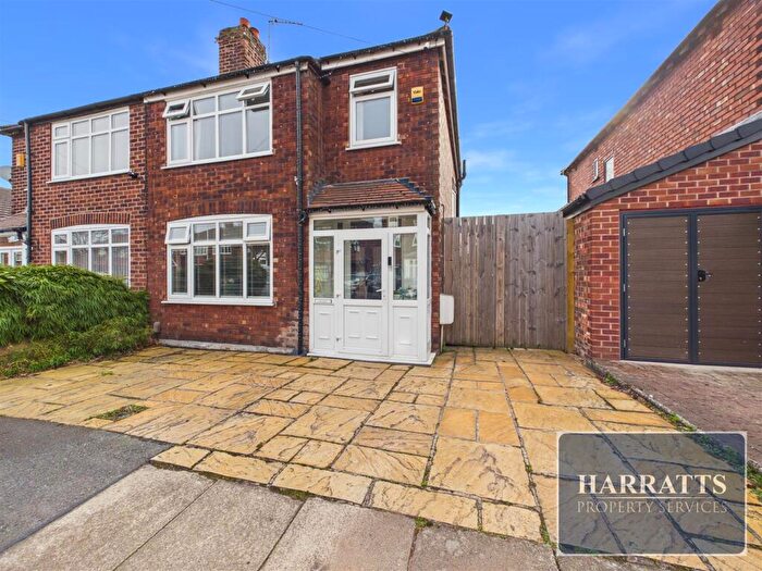 3 Bedroom Semi Detached House For Sale In Hillbrook Road, Stockport, SK1