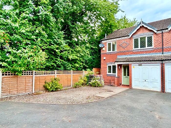 3 Bedroom Semi-Detached House For Sale In Quines Close, Muxton, Telford, TF2