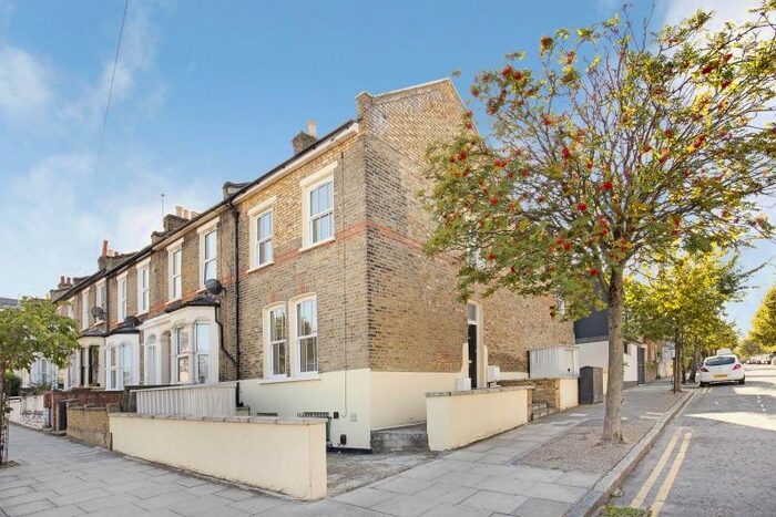 4 Bedroom Flat To Rent In Glyn Road, London E5