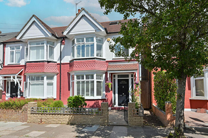 4 Bedroom Semi-Detached House For Sale In Sussex Road, Harrow, HA1