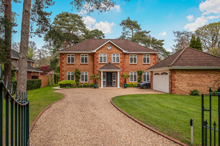 5 Bedroom Detached House For Sale In Warren Drive, Ringwood, Dorset, BH24