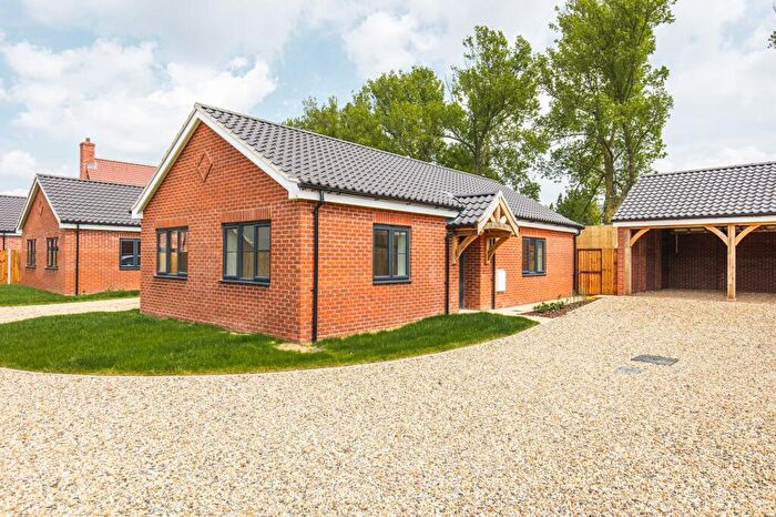 2 Bedroom Detached Bungalow For Sale In Yarmouth Road, Hales, NR14