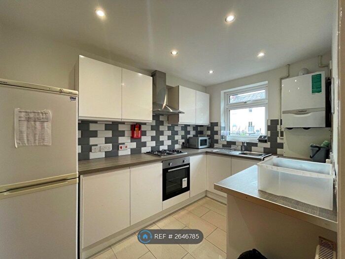 3 Bedroom End Of Terrace House To Rent In Norwood Road, Reading, RG1