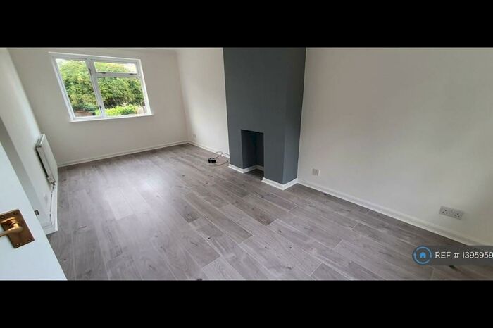 2 Bedroom Semi-Detached House To Rent In Parkfield, St. Albans, AL3