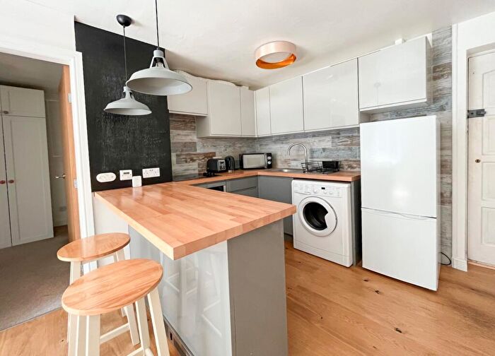 1 Bedroom Flat For Sale In Linwood Close, Camberwell, London, SE5