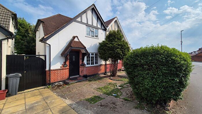 2 Bedroom Semi-Detached House To Rent In Springwell Road, Hounslow, TW5