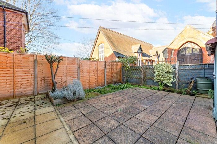 2 Bedroom Maisonette To Rent In Betchworth Close, Sutton, SM1