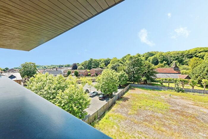 2 Bedroom Flat For Sale In Crabble Hill, Dover, Kent, CT17