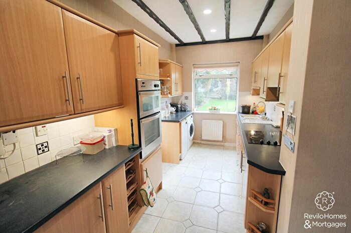 3 Bedroom Detached Bungalow For Sale In Crow Hill South, Middleton, M24