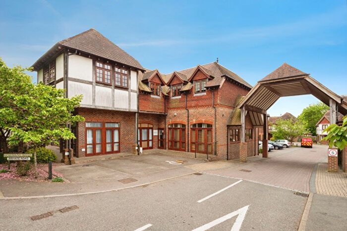 2 Bedroom Flat For Sale In London Road, Hurst Green, Etchingham, East Sussex, TN19