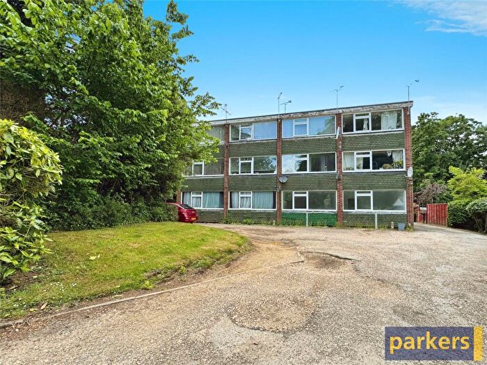 2 Bedroom Apartment For Sale In Brunswick Hill, Reading, Berkshire, RG1