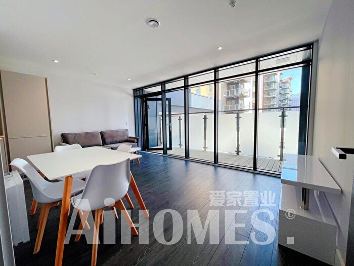 1 Bedroom Apartment To Rent In Hallmark Tower, Cheetham Hill Rd, Manchester, M4