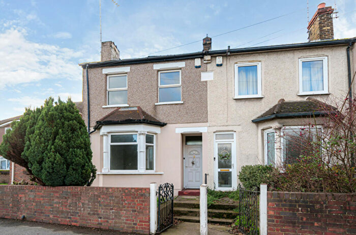 3 Bedroom Semi-Detached House For Sale In Tay Villas, Hawley, Dartford, Kent, DA2