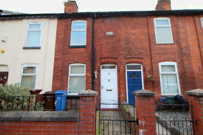 Terraced House To Rent In Asquith Street, Stockport, Cheshire, SK5
