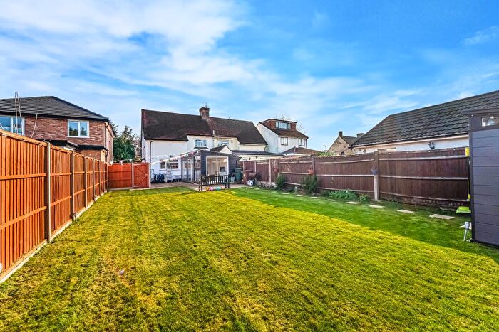 3 Bedroom Semi-detached House For Sale In Stanwell Village, Staines-Upon-Thames, TW19