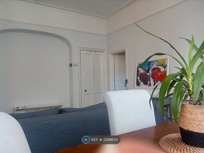 2 Bedroom Maisonette To Rent In Kirkstall Road, London, SW2