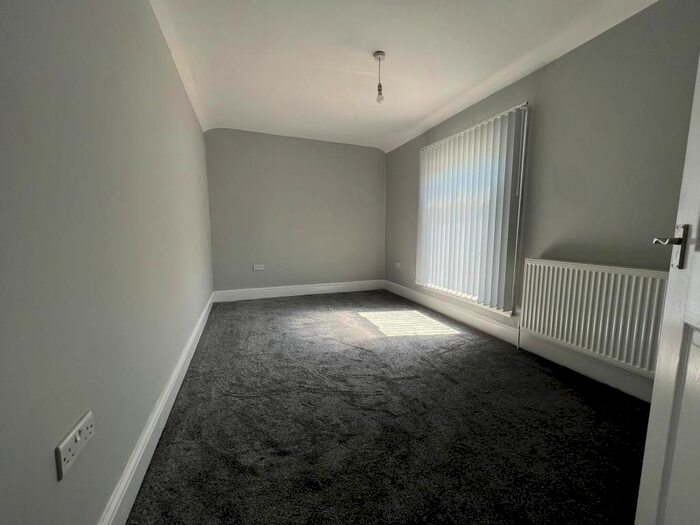 3 Bedroom Terraced House To Rent In Middle Road, Cwmbwrla, Swansea, SA5