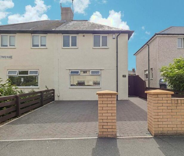 3 Bedroom Semi-Detached House To Rent In Campbell Park Road, Hebburn, NE31