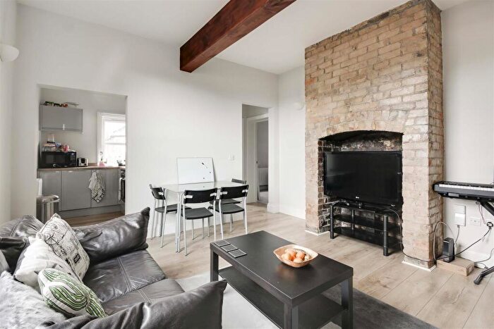 2 Bedroom Apartment To Rent In Millicent Road, West Bridgford, Nottinghamshire, NG2
