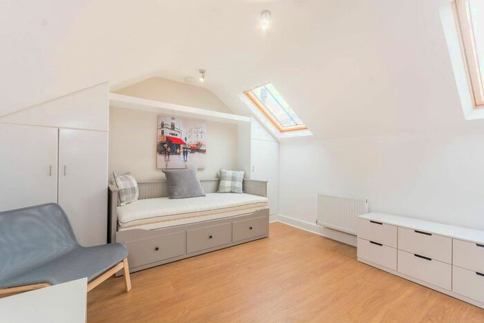 Studio To Rent In Harrow Road, Maida Vale, London, W10