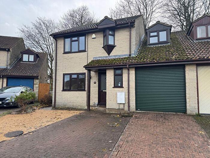 4 Bedroom Semi Detached House To Rent In St Marys Rise, Radstock, BA3