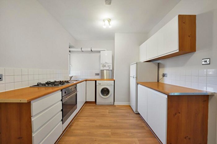 1 Bedroom Flat To Rent In Brondesbury Road, Kilburn, NW6