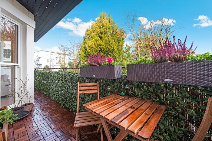 1 Bedroom Flat For Sale In Oak Hill Road, Surbiton, KT6