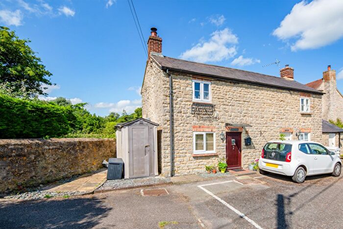 1 Bedroom Cottage For Sale In Whales Lane, Marsh Gibbon, Bicester, OX27