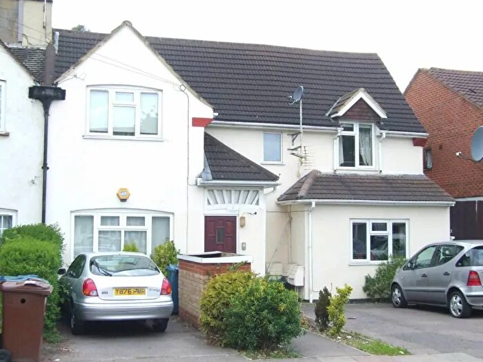 2 Bedroom Flat To Rent In Rayners Lane, Rayners Lane, HA2