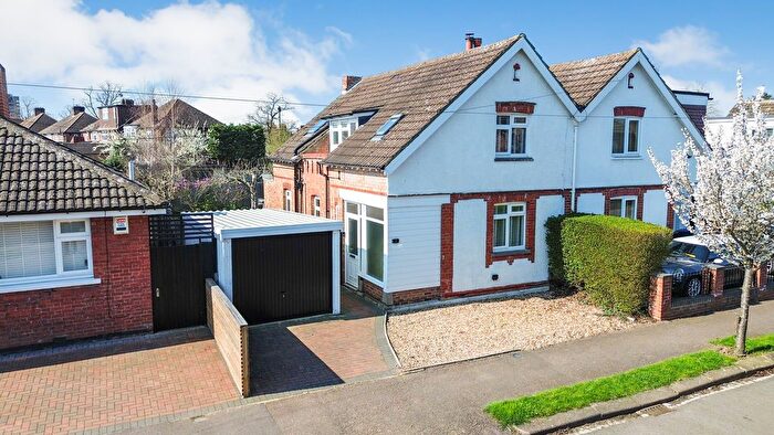 3 Bedroom Semi Detached House For Sale In Queen Alexandra Road, Bedford, MK41