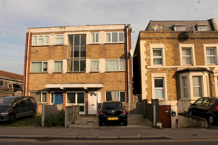 1 Bedroom Flat To Rent In Oliver Road, Leyton, E10