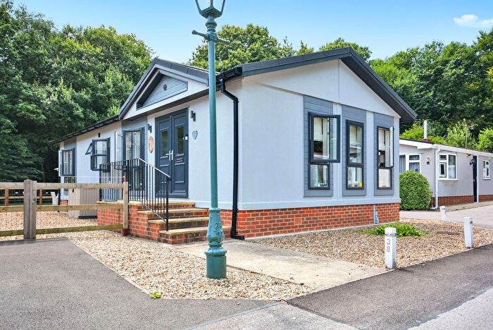 2 Bedroom Detached House For Sale In Canterbury Road, Charing, TN27