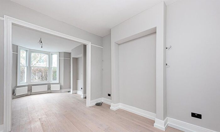 4 Bedroom Property For Sale In Rattray Road, Brixton, London, SW2