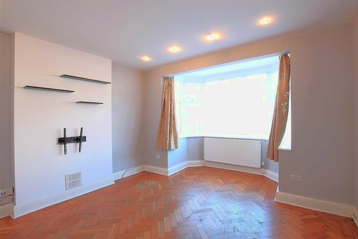 3 Bedroom Detached House To Rent In Park Road, Hounslow, TW3