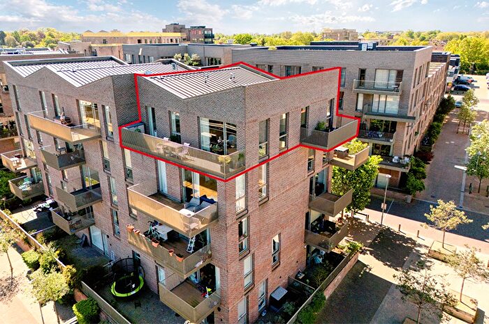 3 Bedroom Flat For Sale In Durham Wharf Drive, Brentford, TW8