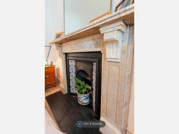 1 Bedroom Flat To Rent In Whipps Cross Road, London, E11