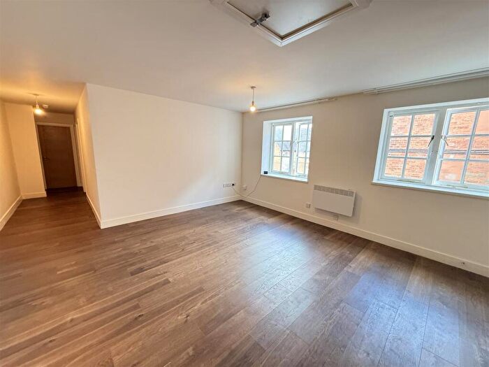 2 Bedroom Block Of Apartments To Rent In High Street, Coleshill, B46