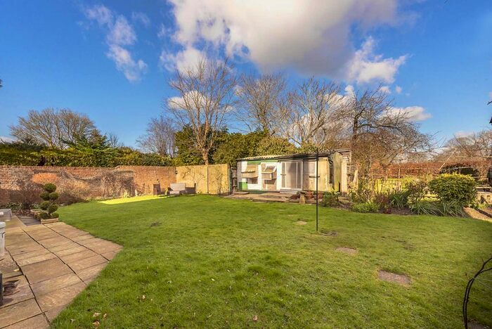 4 Bedroom Detached House For Sale In Bishopstone, Aylesbury, HP17