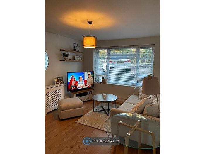 1 Bedroom Flat To Rent In Windsor Road, Welwyn, AL6