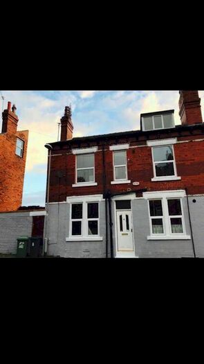 4 Bedroom End Of Terrace House To Rent In Moorfield Street, Leeds, LS12