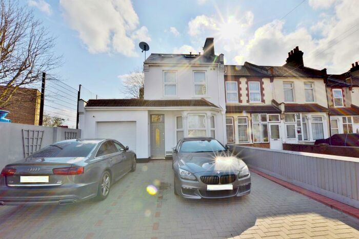 5 Bedroom End Of Terrace House To Rent In Richmond Street, Plaistow, London, E13