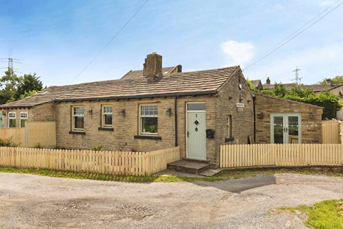 2 Bedroom Semi-Detached Bungalow For Sale In Fenton Fold, Oakenshaw, Bradford, BD12